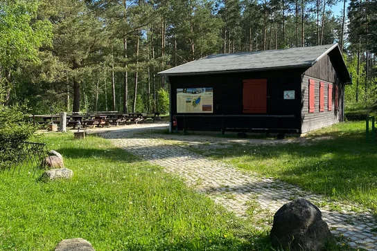 Sachsenhütte von Außen